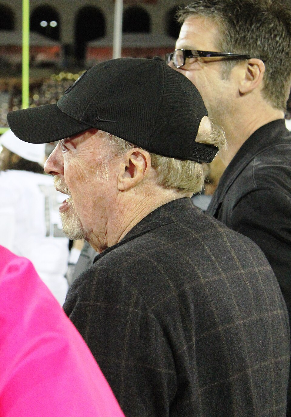 Photo : Neon Tommy — CC BY-SA 2.0, via Wikimedia Commons Phil Knight