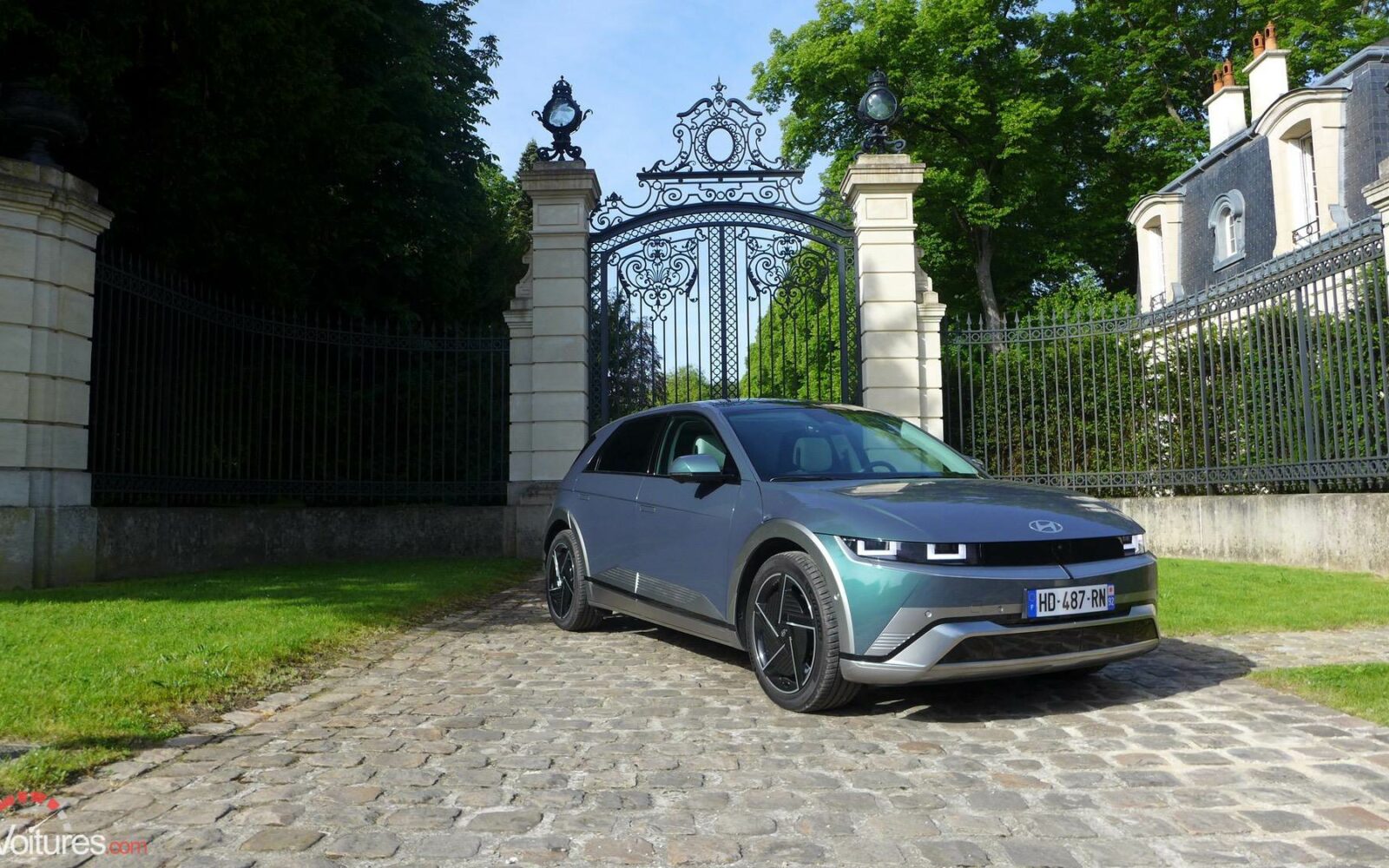 marché mondial voitures électriques et hybrides